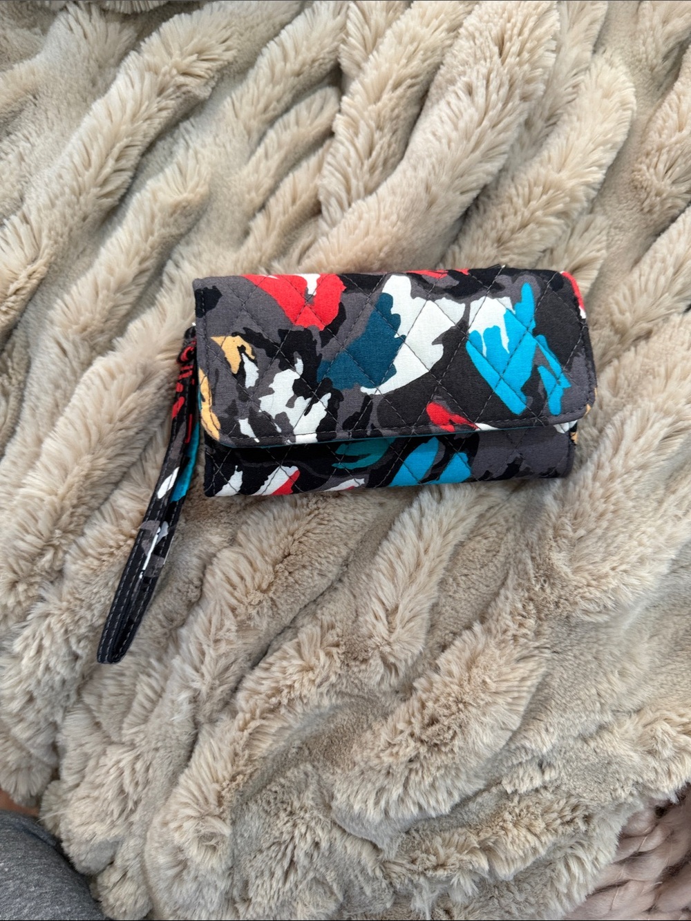 Vera Bradley Quilted Floral Print Wristlet Wallet - Multicolor
